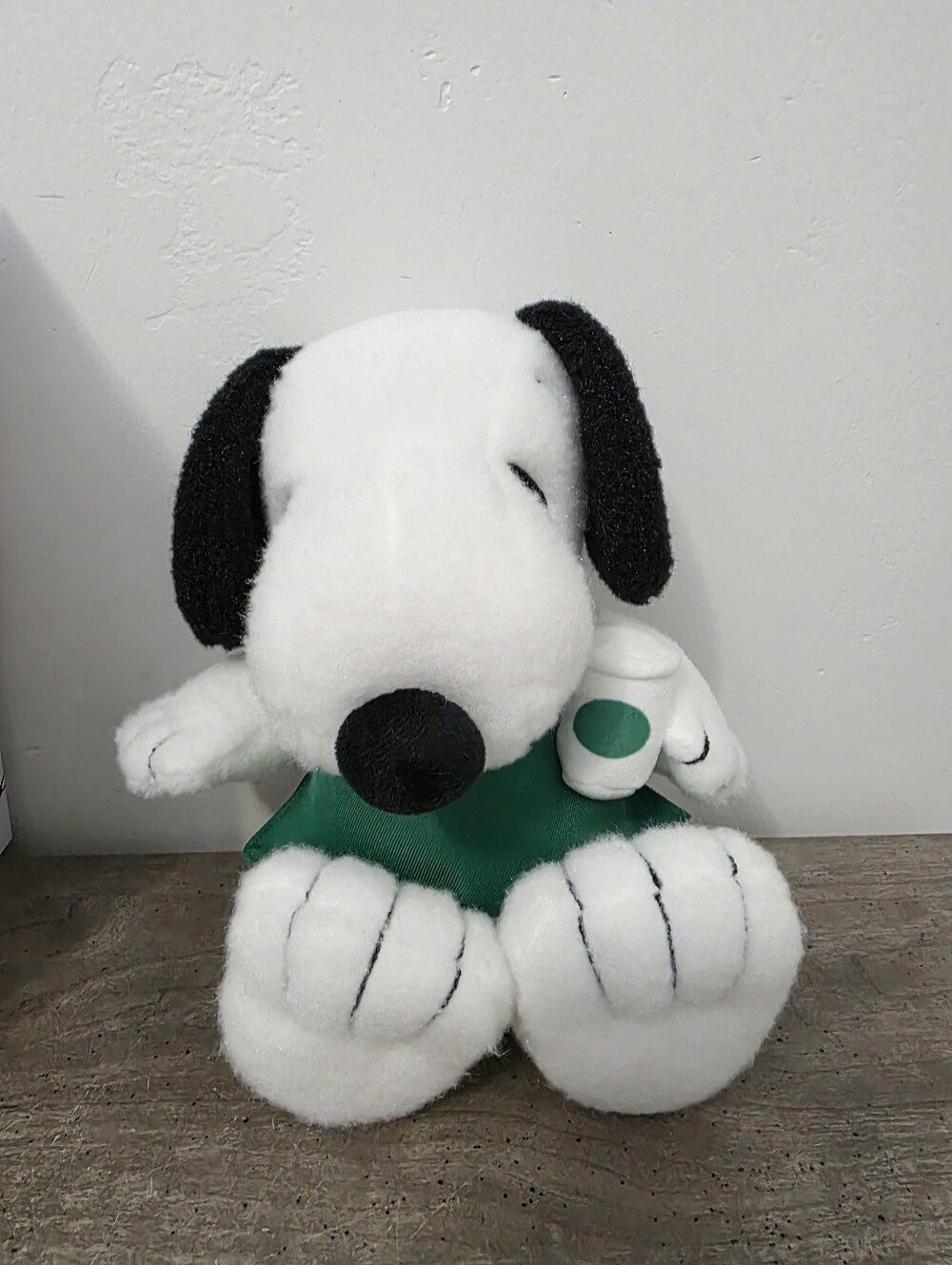 Starbucks x Peanuts Plush Toy In hand - Picture 2 of 4